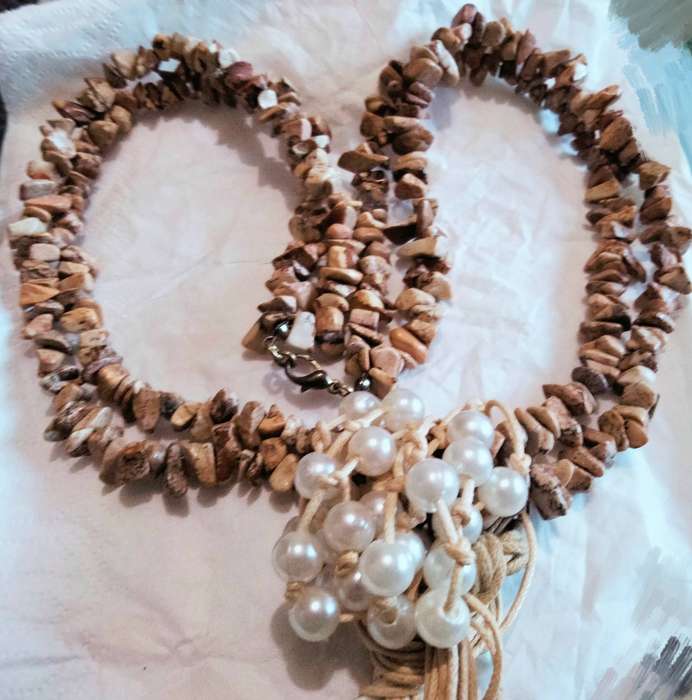 Necklaces 2 separate Now 1-Lots polished chip gemstones+1 Large Mother Of Pearl+faux pearls on cord