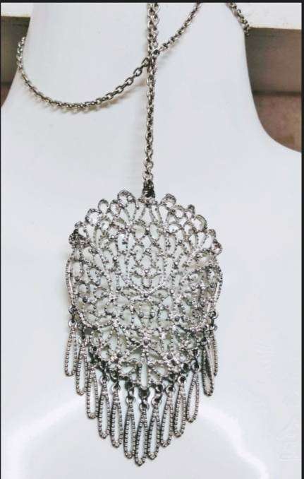 Necklace Pendant FILIGREE Intricate patt. Silver tone meta+Chain LOOK At My BUY NOW ltems NO WAITING
