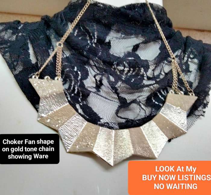 Necklace Choker Metal Gold tone DAZZLING  Fane shape - LOOK At MY BUY NOW items NO WAITING