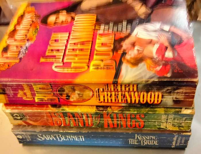 3 Romace Author -Softcover pre-owned LOOK AtMy BUY NOW items NO WAITING Pre-owned