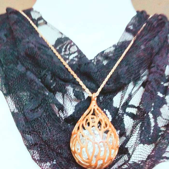 Pendant- Puff Pear full of sparkling Crystals+Chain gold toneLOOK At My BUY NOW LISTINGS NO WAITING