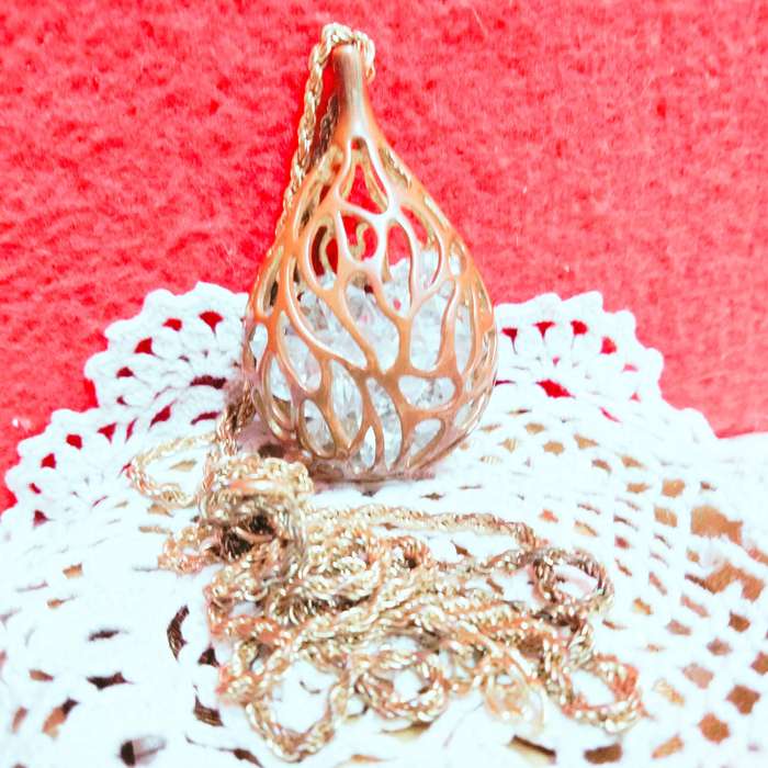 Pendant- Puff Pear full of sparkling Crystals+Chain gold toneLOOK At My BUY NOW LISTINGS NO WAITING