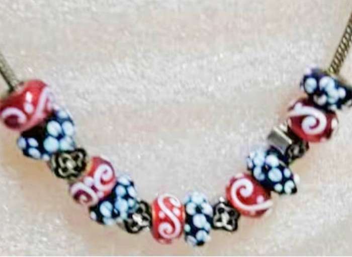 NECKLACE -  Italian EUROPEAN Art Glass Black +white flower Metal core beads crystals+snake chain