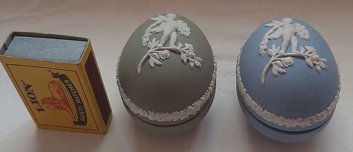 TWO WEDGWOOD JASPERWARE EGG SHAPED TRINKET VANITY/JEWELLERY HOLDERS