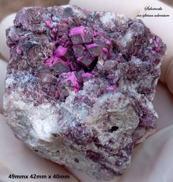 Cobaltoan calcite heterogenite quartz - Mashamba West mine DRC Congo