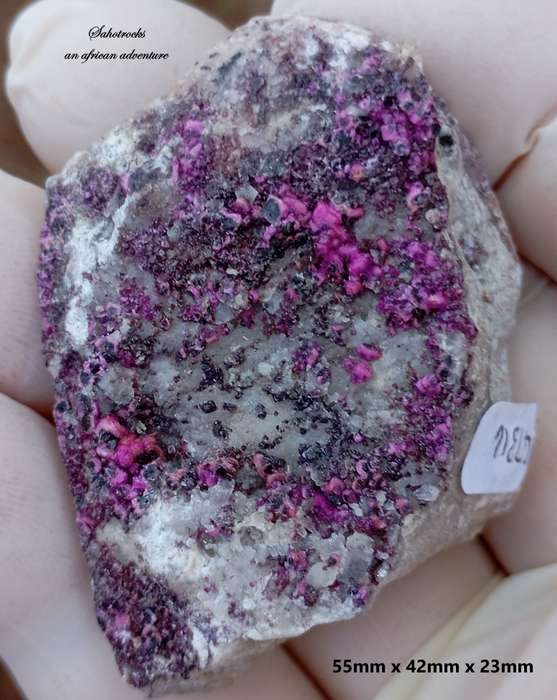 Cobaltoan calcite heterogenite quartz - Mashamba West mine DRC Congo