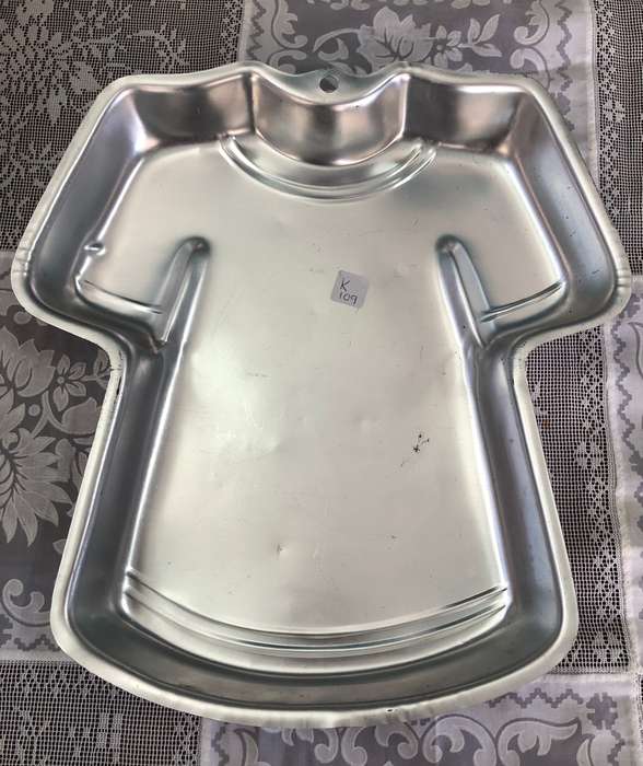 Wilton Tee Shirt Shaped Cake Pan
