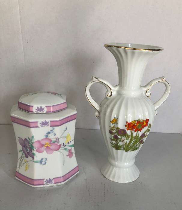 Beautiful Flower Vase and Ginger Jar