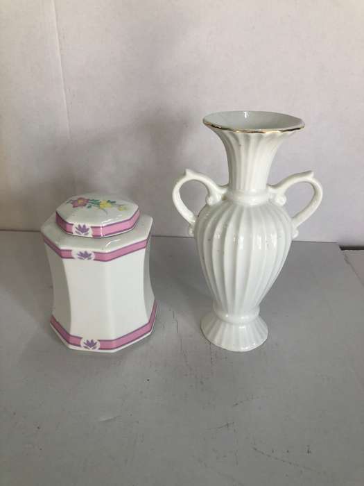 Beautiful Flower Vase and Ginger Jar