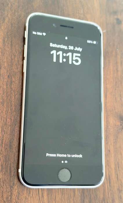iPHONE SE 3