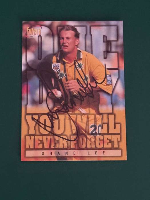 Cricket Card - *SIGNED* Shane Lee 1996 Futera Cricket Card