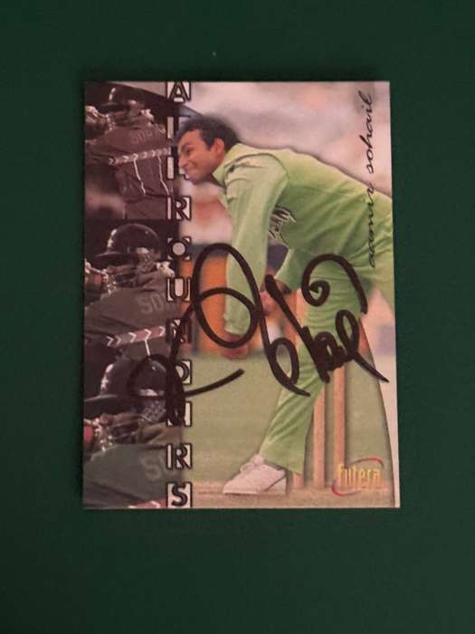 Cricket Card - *SIGNED* Aamir Sohail 1996 Futera Cricket Card