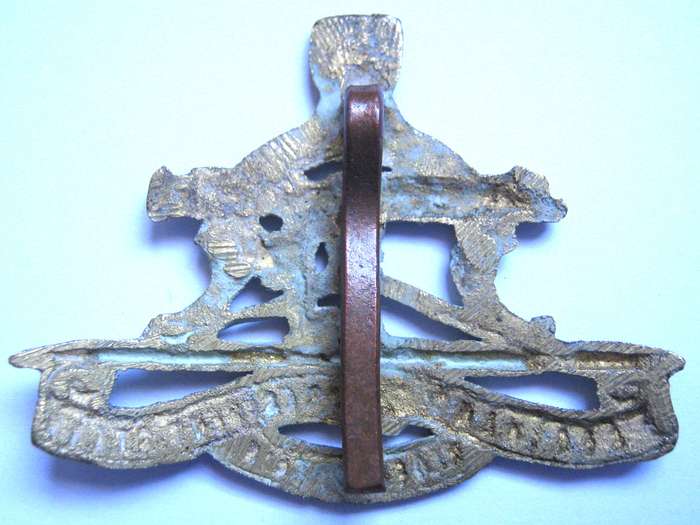 OLD REGIMENT PRESIDENT STEYN BLOEMFONTEIN CAP BADGE WITH SLIDE IN GOOD CONDITION