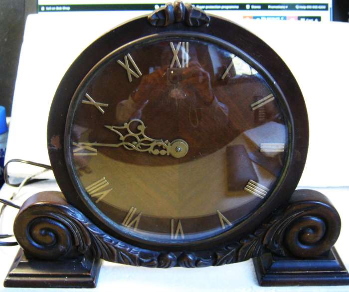 ART DECO METAMEC ELECTRIC MANTEL CLOCK  IN VERY GOOD WORKING CONDITION