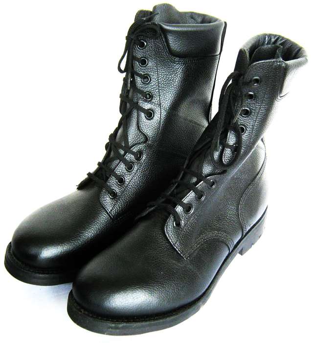 S.A. NAVY BLACK COMBAT BOOTS SIZE 11 IN UNUSED CONDITION