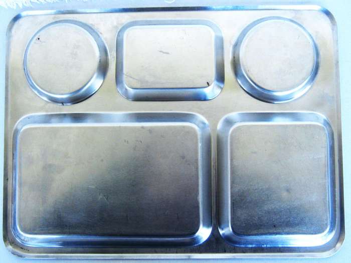 OLD SADF VARKPAN/MESS TRAY IN GOOD USED CONDITION