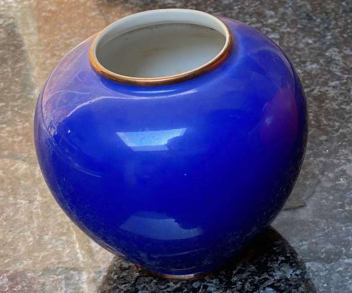 P.T. Tirschenreuth vase bavaria blue, # 946,gold drim,hight:8.5cm,vintage,rare