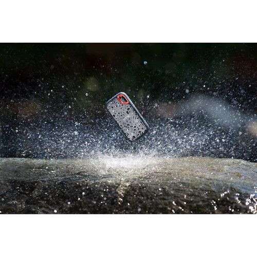 SanDisk Extreme® Portable SSD 1TB V2 Up to 1050 MB/s Read Speed