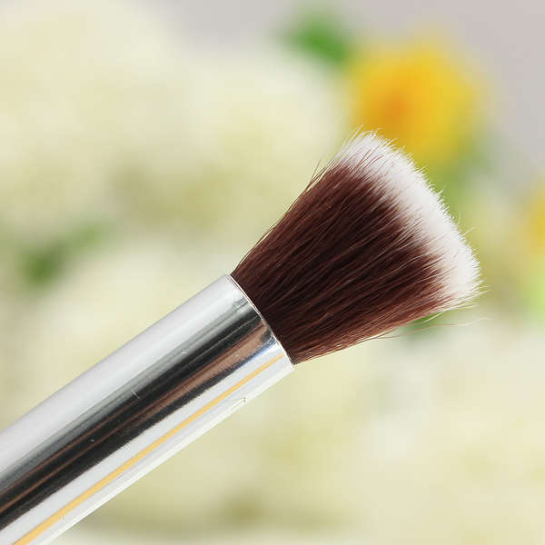 1PCS Sliver Flat Round Cosmetic Make Up Concealer Brush