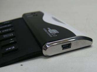 Foldable keyboard connection