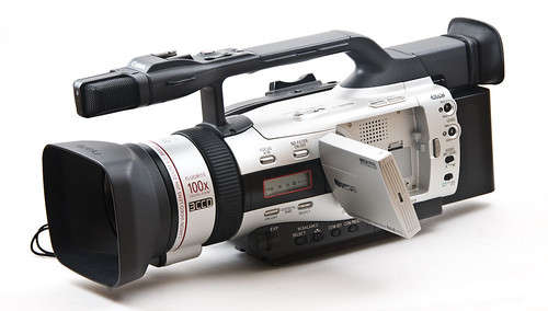 Canon GL2 Mini DV 3CCD Camcorder