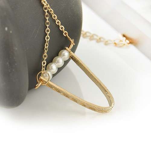 Charming-Women-V-Triangular-Pearls-Pendant-Clavicle-Chain-Choker-Short-Necklace
