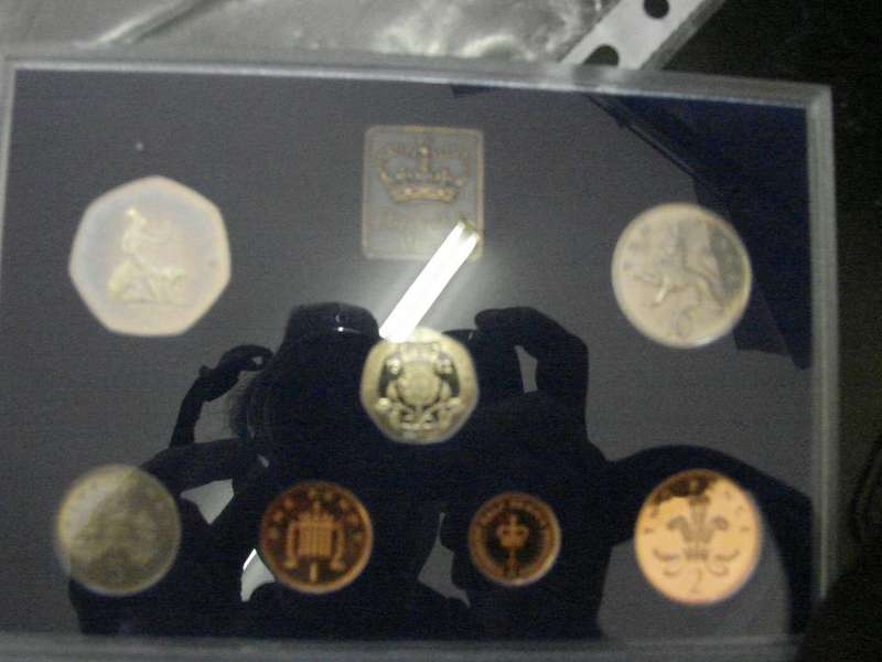 PROOF COINAGE OF GREAT BRITAIN AND NORTHERN AND 1982(IN BOX)