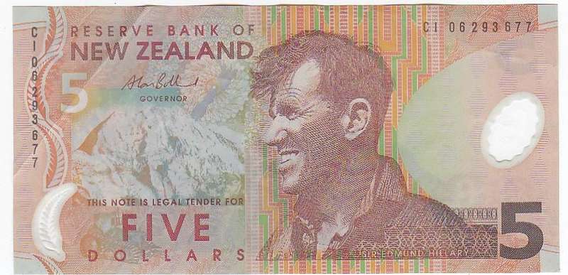 NEW ZEALAND 5 DOLLARS POLYMER(PLASTIC NOTE)