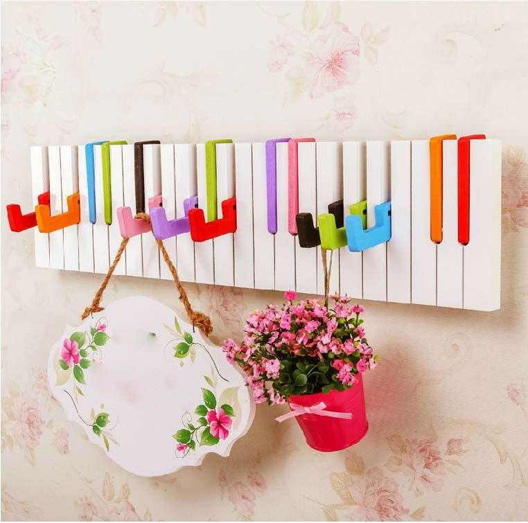 -LOCAL STOCK- FASHIONABLE PIANO-INSPIRED CLOTHING HANGER