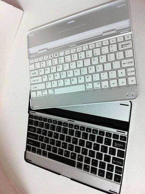 *LOCAL STOCK* Bluetooth Aluminium Case Keyboard Dock for iPad 2/iPad 3/New iPad
