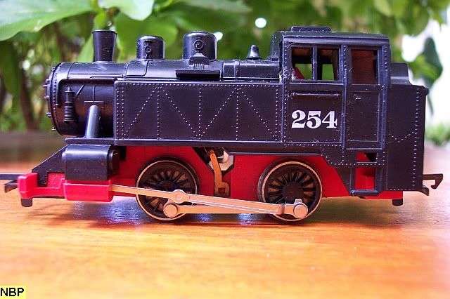 Hornby 040 Tank Locomotive.