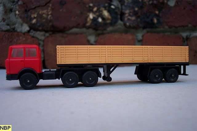 Lima HO ARTICULATED TRUCK