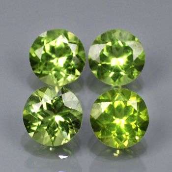 2.15Cts( 4Pcs) Natural  Round Cut  Peridots LOT! - Stunning lot