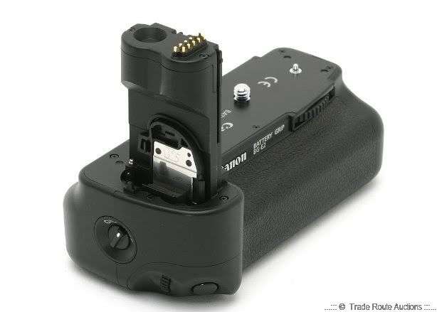 CANON ORIGINAL BATTERY GRIP BG-E2 - FITS 20D, 30D and 40D,