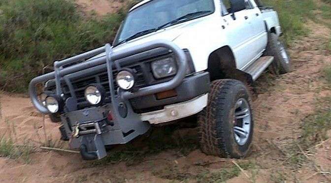 Toyota Hilux (1983 to 1988) Service Manual (E-book)