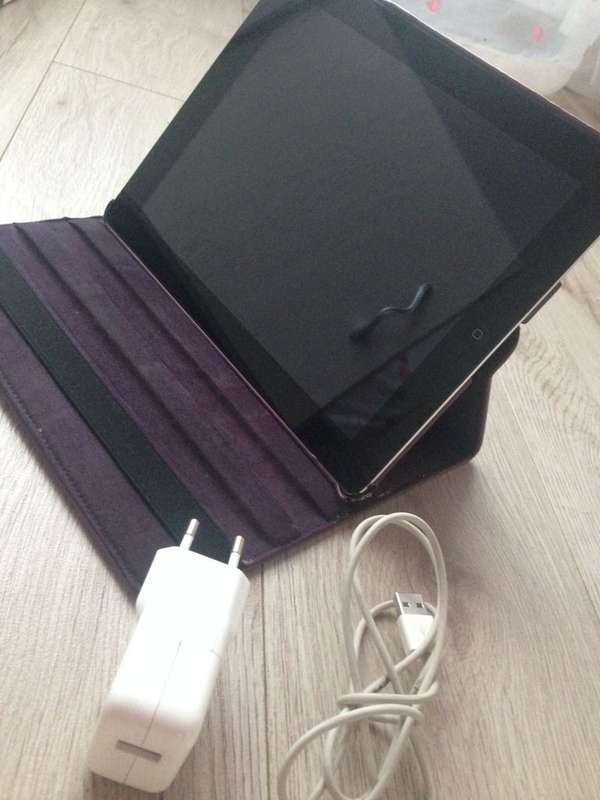 Apple iPad 2 Model A1396 32GB