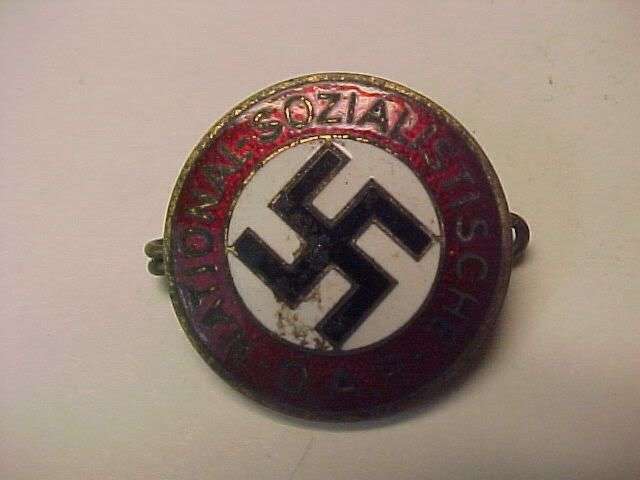 WWII German NSDAP Enamel Party Badge R10 NO RESERVE!
