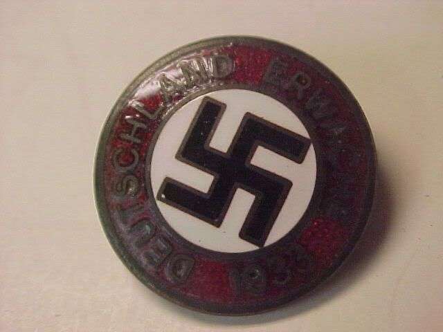 WWII German DEUTSCHLAND ERWACHE Badge R10 NO RESERVE!