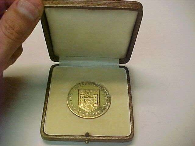 RARE! WWII Nazi German MUNCHEN Coat of Arms BOXED GOLD/SILVER Medal