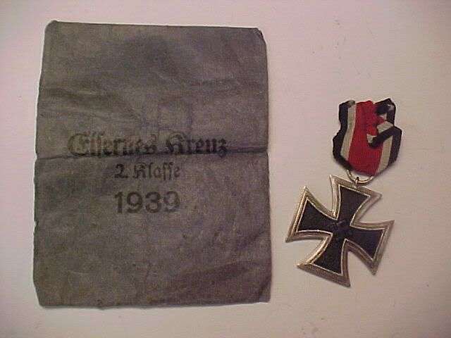 WWII German EK2 IRON CROSS 1939 w Issue Pack R10 NO RESERVE!