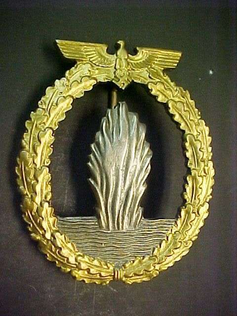 WWII German Kriegsmarine MINESWEEPERS Badge