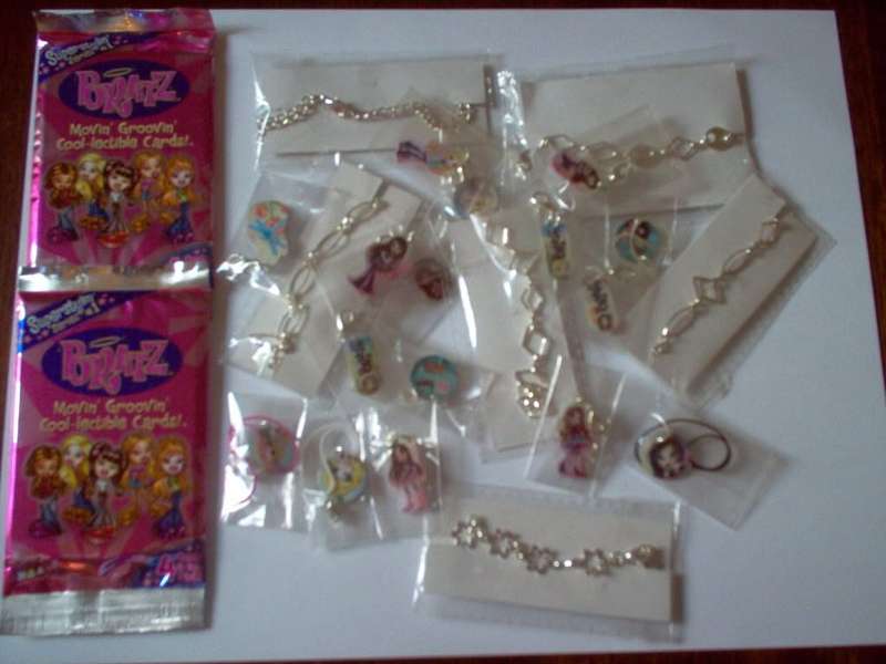 BRATZ  2 x CHARM BRACELET & 4 x CHARMS