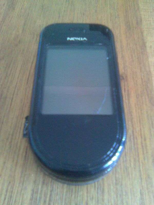 Nokia 7373 Swivel Cellphone