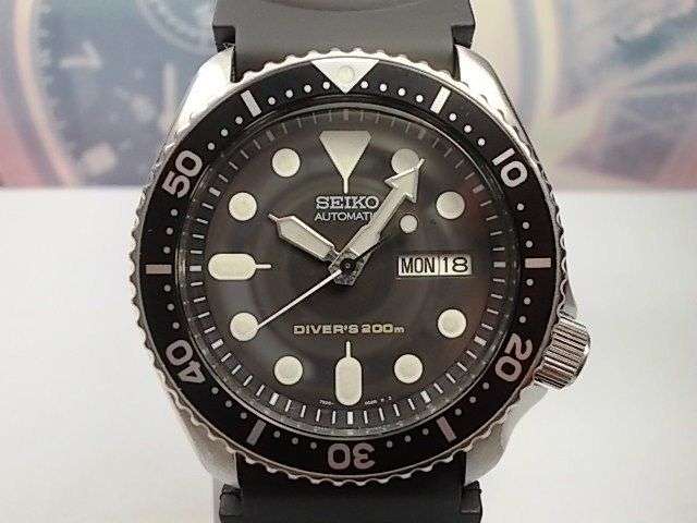 SEIKO 200M SCUBA DIVERS DAY/DATE AUTOMATIC MEN'S WATCH 7S26-0020, SKX007 : Perfect Timing
