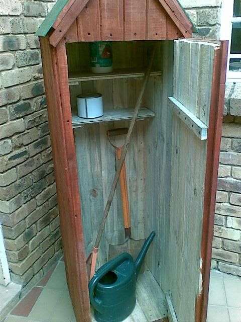 Biki Space 600 x 600 x 1800mm