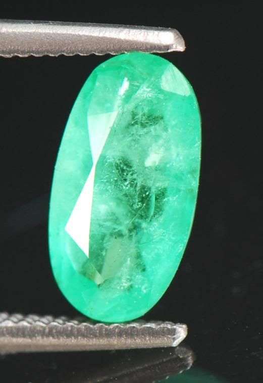 RARE!!! 0.88cts Untreated & Unheated Rare Muzo Mines Colombian Emerald