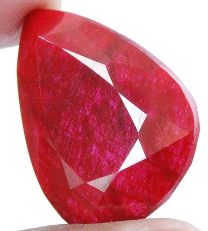 88.25cts Gorgeous Deep Red Indian Ruby Gemstone