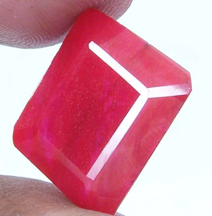 14.95cts Natural India Deep Red Ruby Gemstone