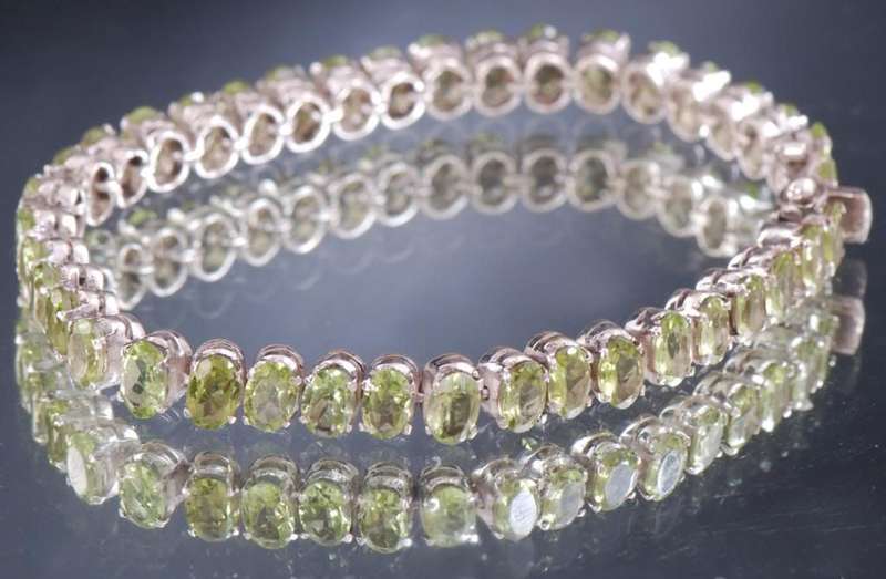 925 Sterling Silver Burma Peridot Gemstone Bracelet - Appx 30+Cts of Untreated Peridots