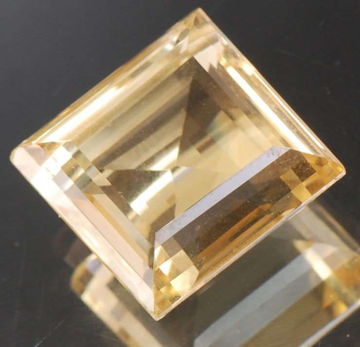 22.80cts Golden Brazil Madeira Citrine Gemstone - Princess Cut